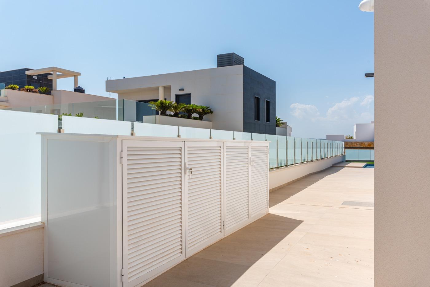 4-55-6 OBRA NUEVA! VILLA DE LUJO EN ORIHUELA COSTA. PLAYA A 350 METROS.