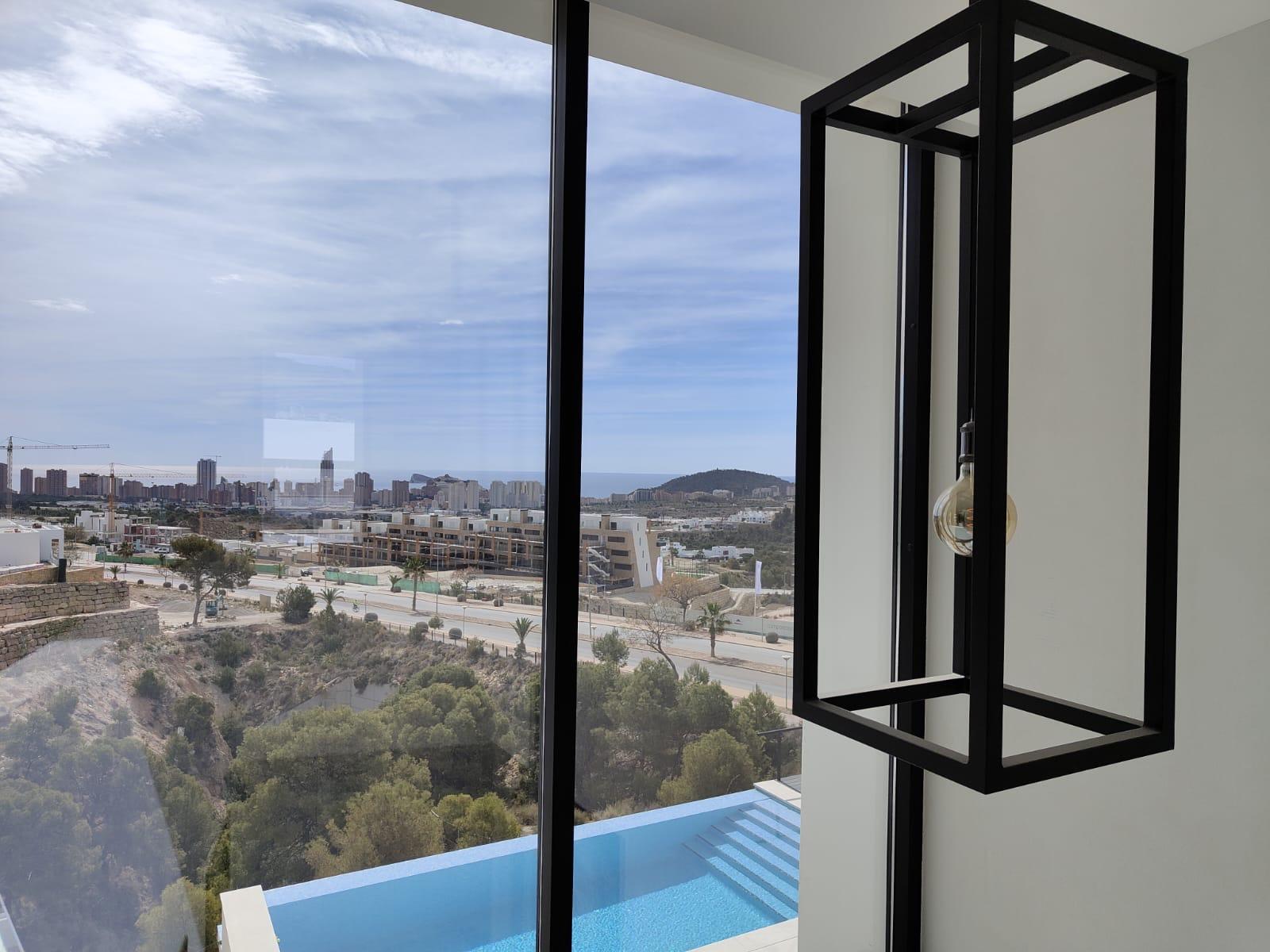 LARGE MODERN VILLA IN FINESTRAT