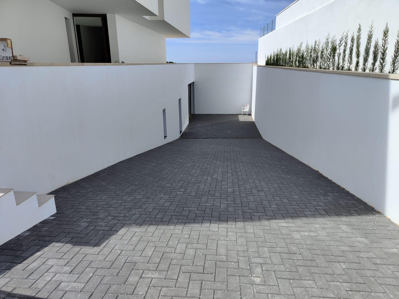 LARGE MODERN VILLA IN FINESTRAT