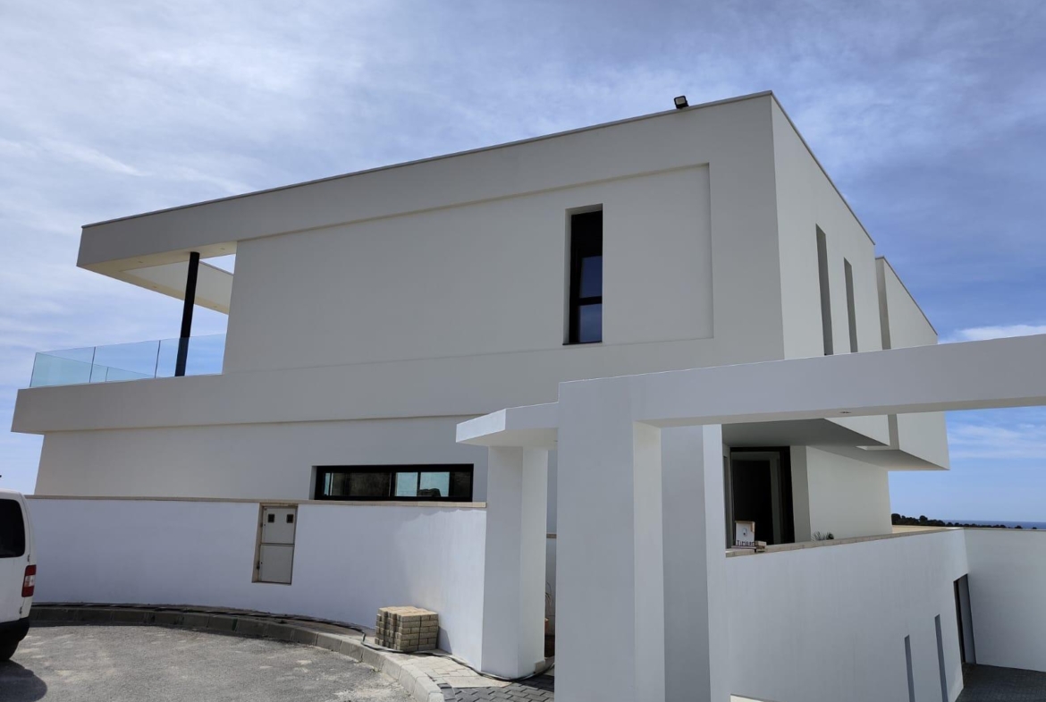 LARGE MODERN VILLA IN FINESTRAT