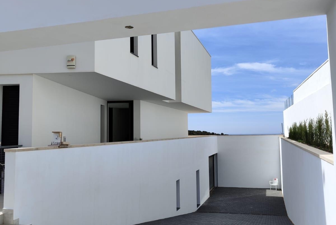 LARGE MODERN VILLA IN FINESTRAT