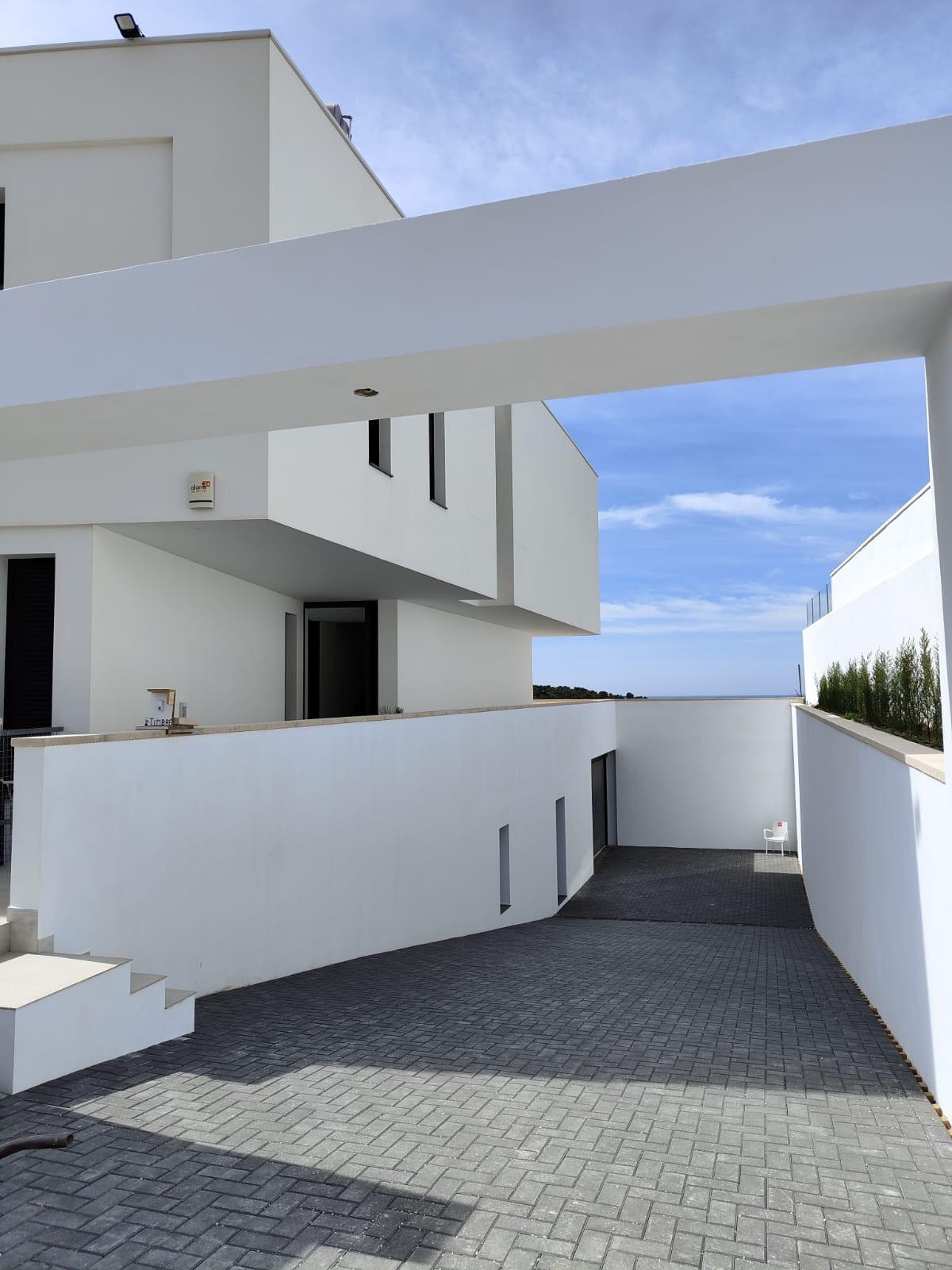 LARGE MODERN VILLA IN FINESTRAT