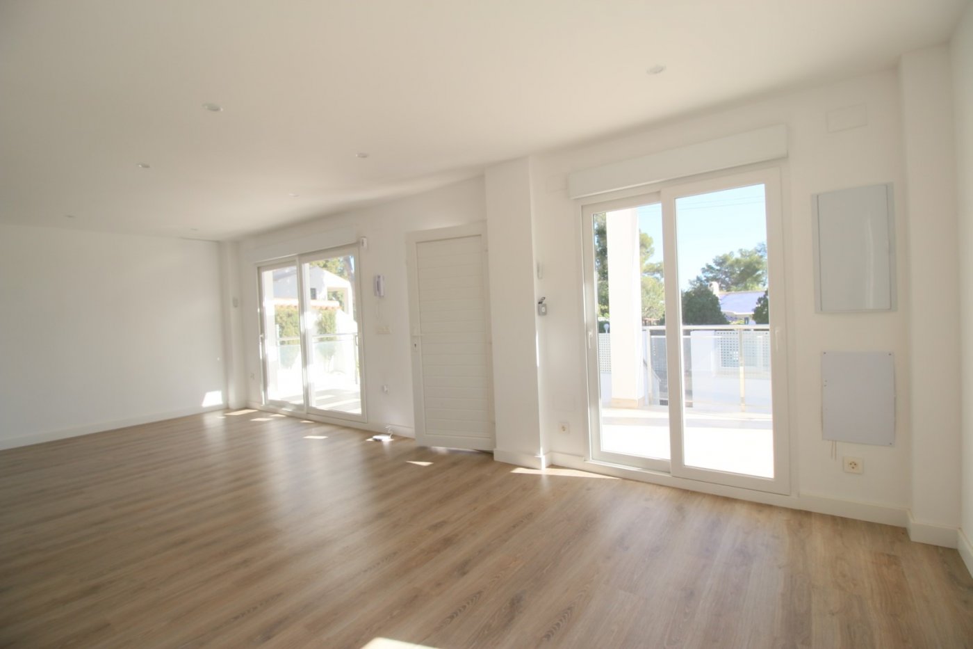 4-6-11 Villa de obra nueva en zona Av. Coloma de La Nucia