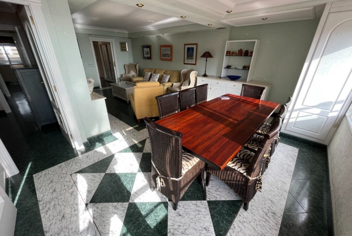 Great apartment with sea views