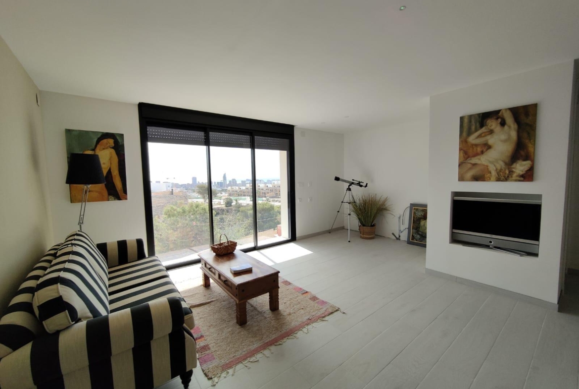 LARGE MODERN VILLA IN FINESTRAT
