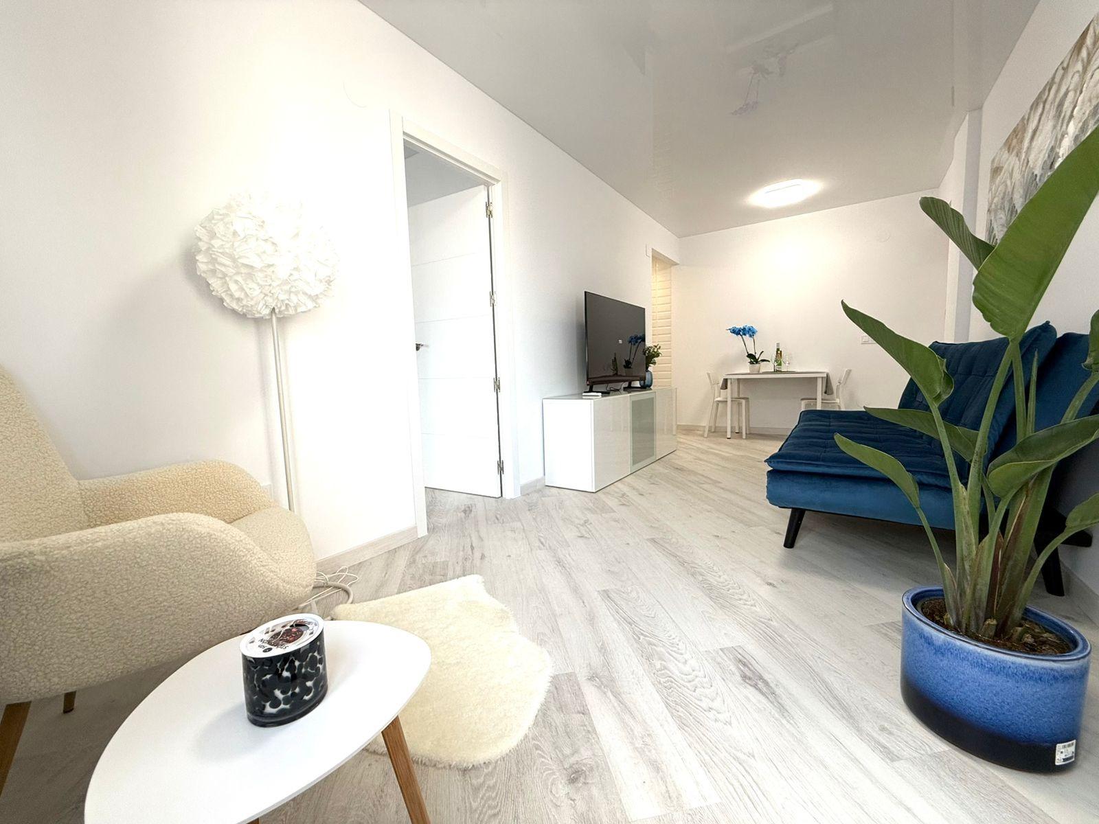 APARTAMENTO  RENOVADO  CON PISCINA CERCA DE LA PLAYA DEL CURA 200 M
