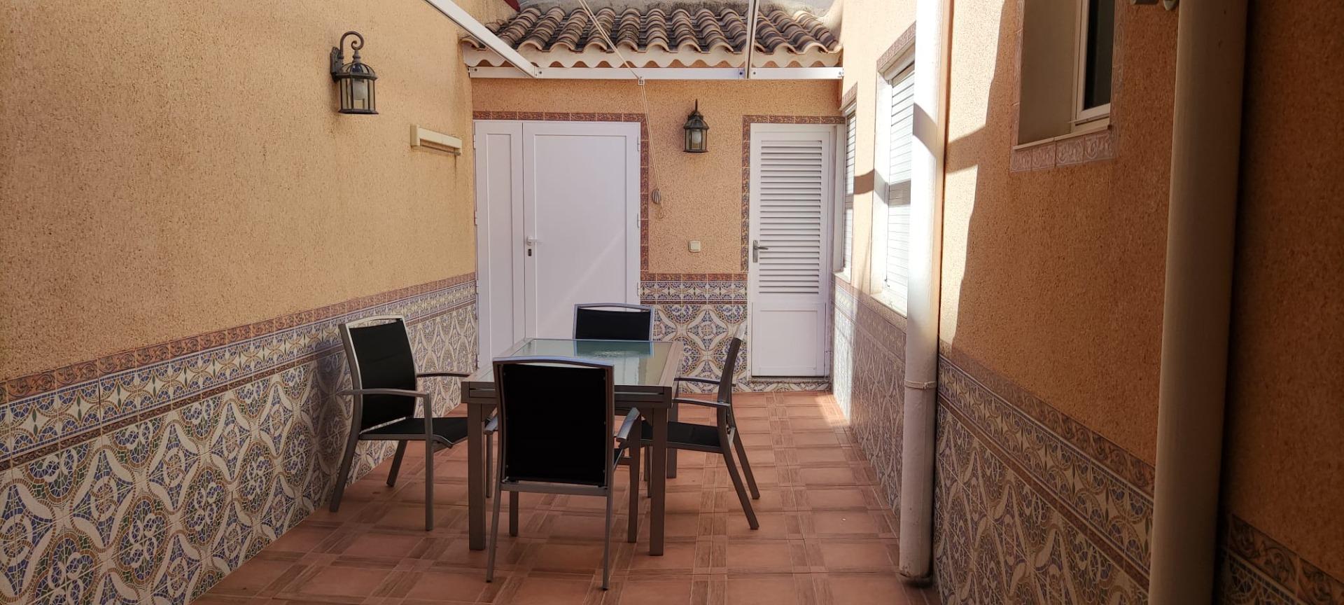 4-6-95 House in the Center of Torrevieja: Comfort and Proximity to the Beach with 3 Bedrooms and 2 Bathrooms