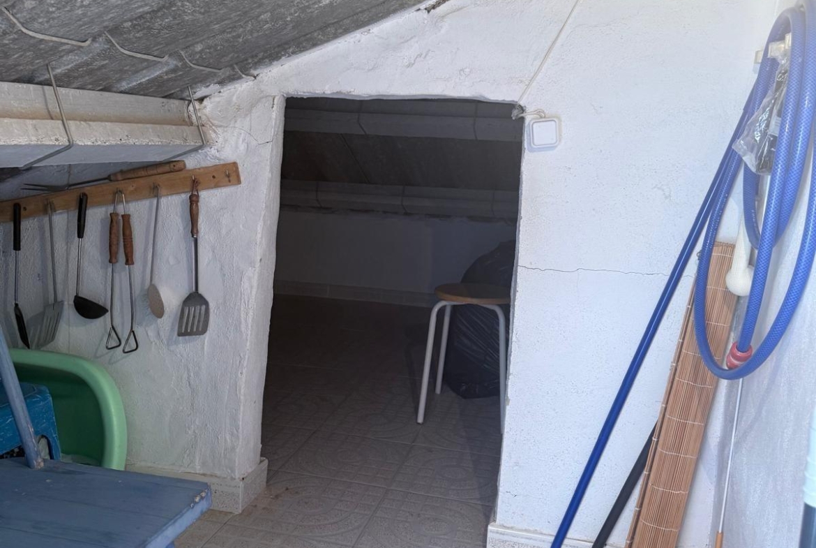Great High Bungalow in Playa Flamenca: 3 bedrooms, 1 bathroom, 3 storage rooms, pool.