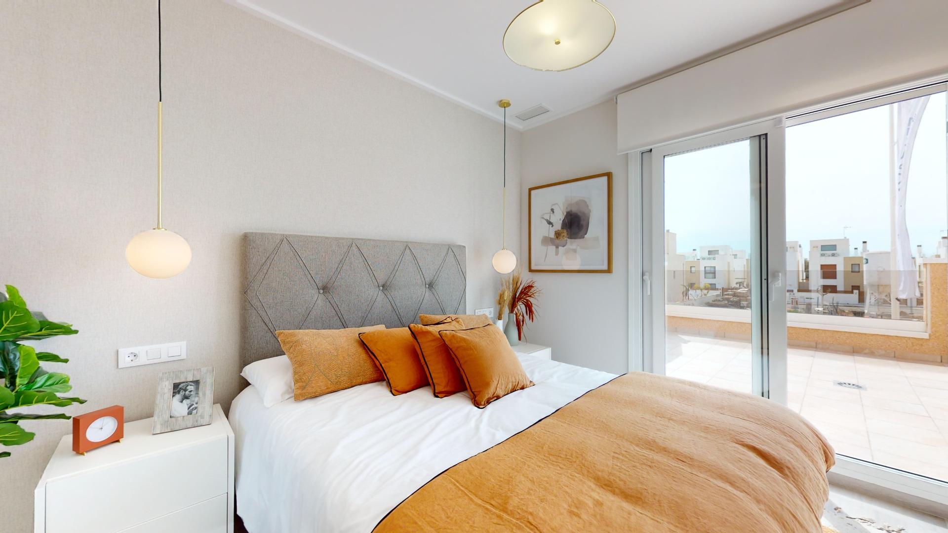 4-60-8 ADOSADOS DE OBRA NUEVA EN PILAR DE LA HORADADA. 3 DORM. 2 BAÑOS. CON PLAZA DE GARAJE Y PISCINA. 83 M2. JARDIN 33 M2. SOLARIUM 34 M2.