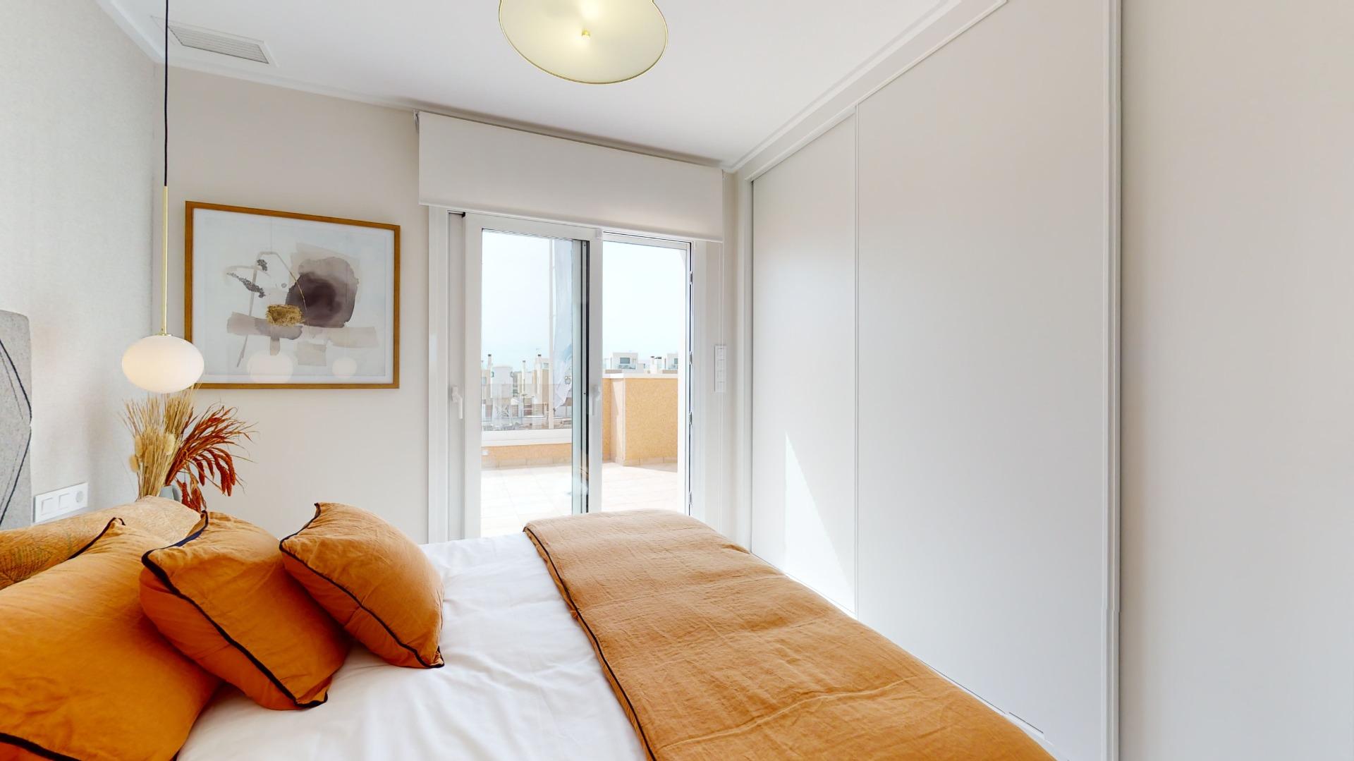 4-61-8 ADOSADOS DE OBRA NUEVA EN PILAR DE LA HORADADA. 3 DORM. 2 BAÑOS. CON PLAZA DE GARAJE Y PISCINA. 83 M2. JARDIN 33 M2. SOLARIUM 34 M2.
