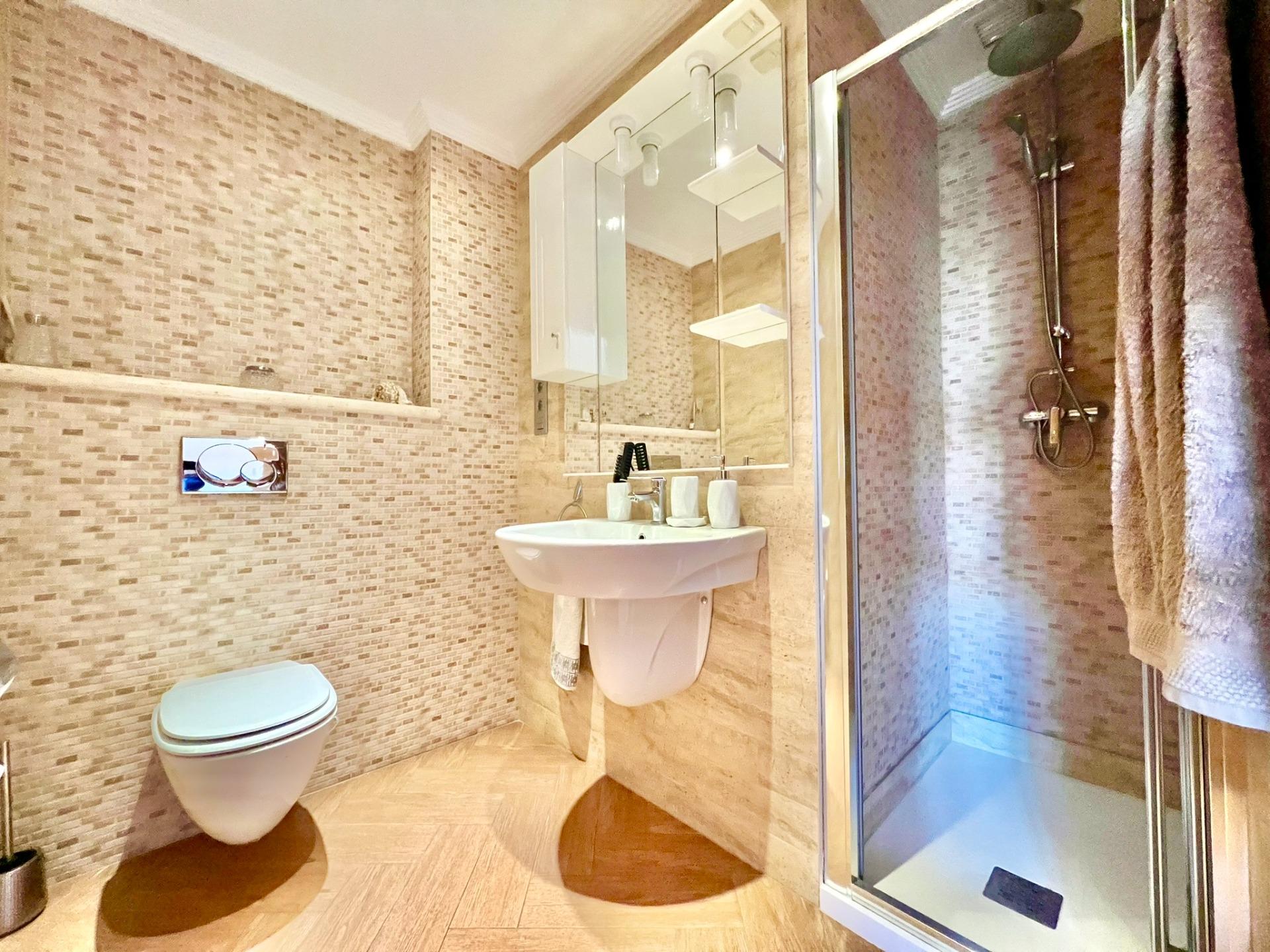 4-62-9 Confort, amplitud y exclusivididad. PISO DE 145m2 EN UBICACIÓN PRIVILEGIADA