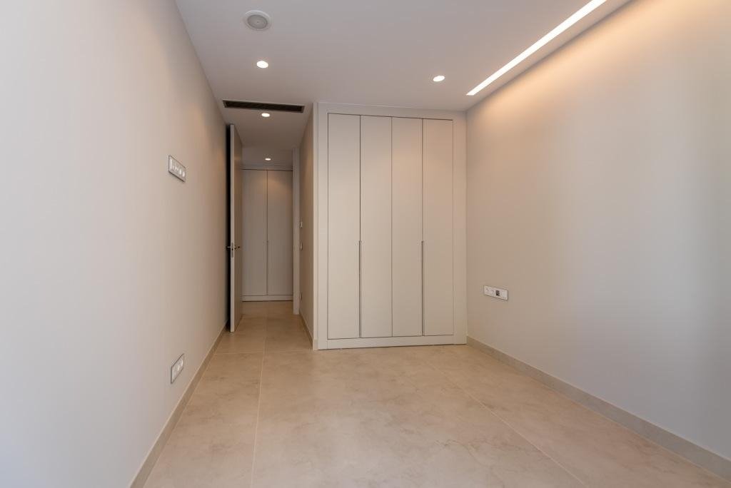 l Impressionante Dúplex a Estrenar en Primera Línea de Playa en Benidorm – Poniente