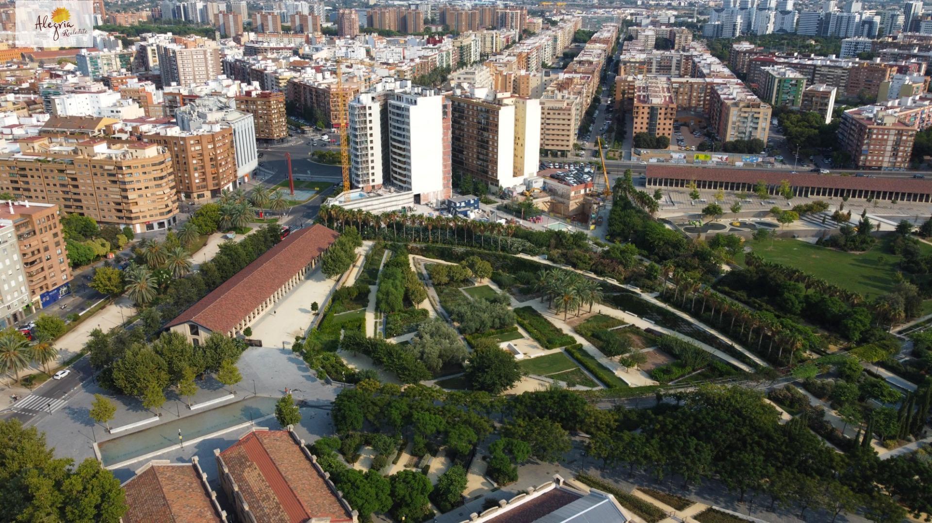 4-7-109 EXCLUSIVOS ESTUDIOS EN EL PARQUE CENTRAL DE VALENCIA