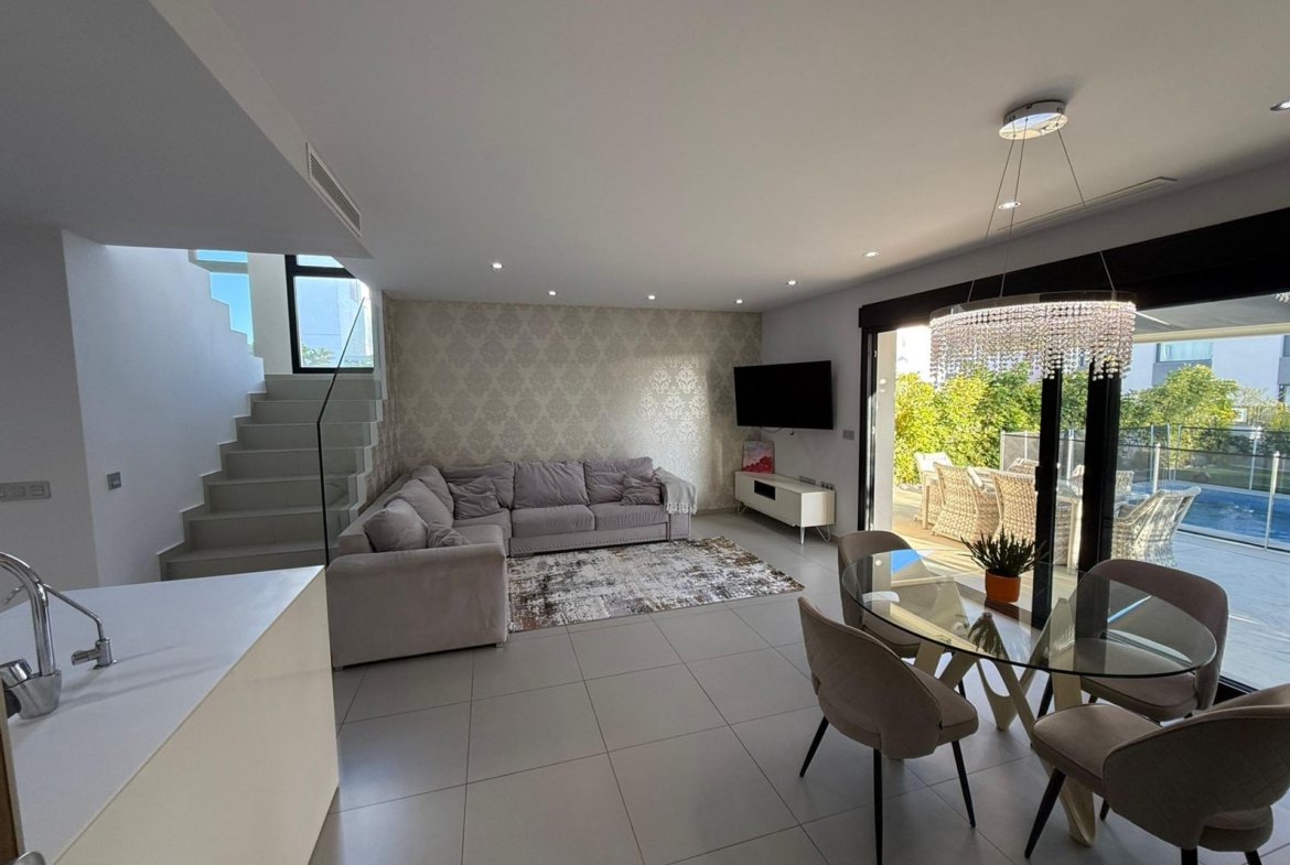 Prachtige vrijstaande villa met een perceel van 300 m2