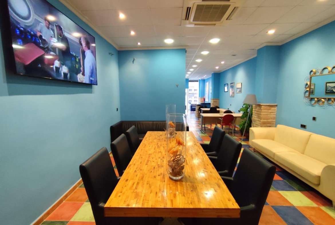 LOCAL COMERCIAL PARA MONTAR NEGOCIO EN EL CENTRO DE TORREVIEJA.