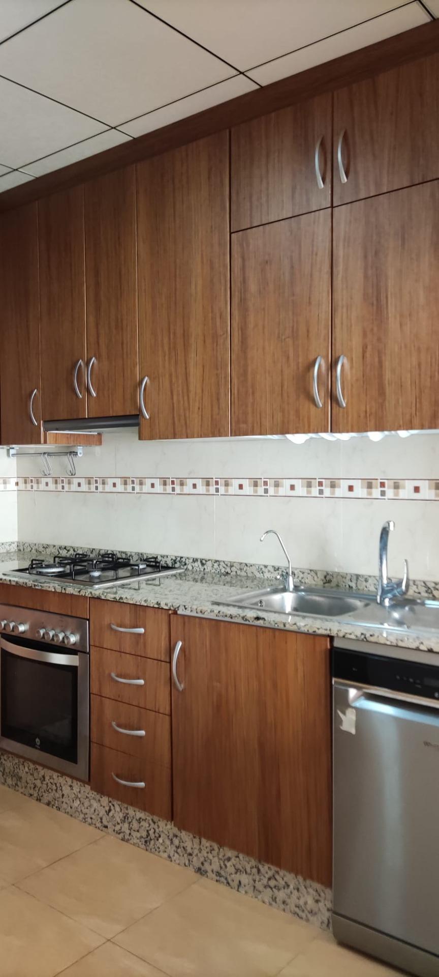 4-7-94 House in the Center of Torrevieja: Comfort and Proximity to the Beach with 3 Bedrooms and 2 Bathrooms