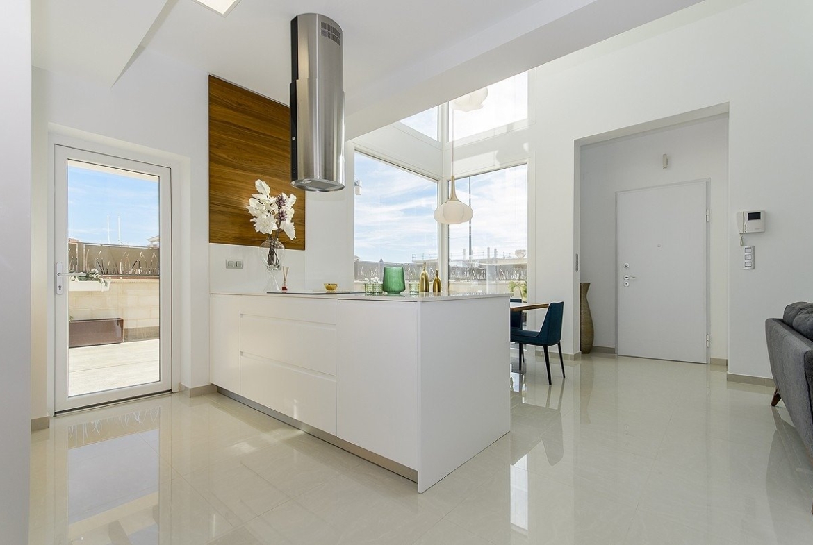 NEW BUILD RESIDENTIAL OF VILLAS IN LOS MONTESINOS