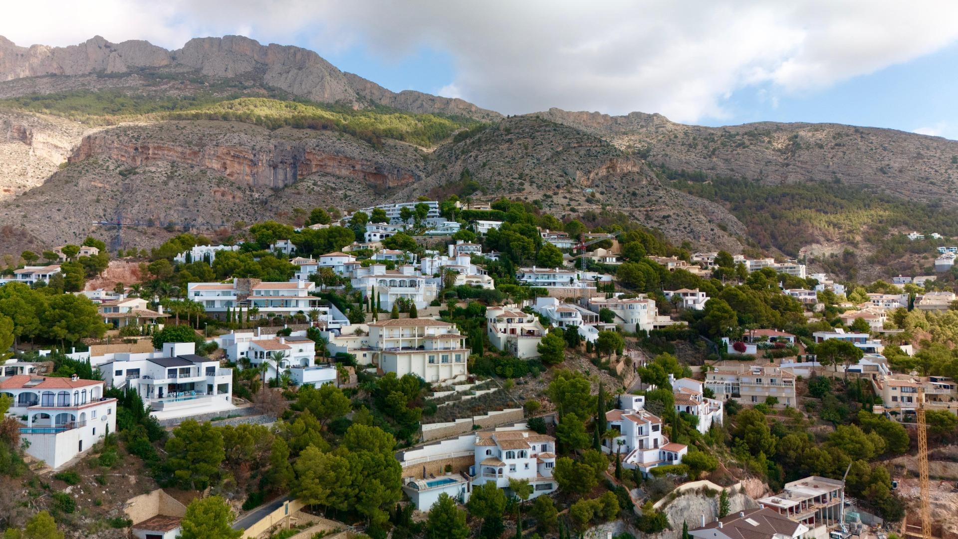 Land for sale in Altea la Vella — your perfect corner on the coast!