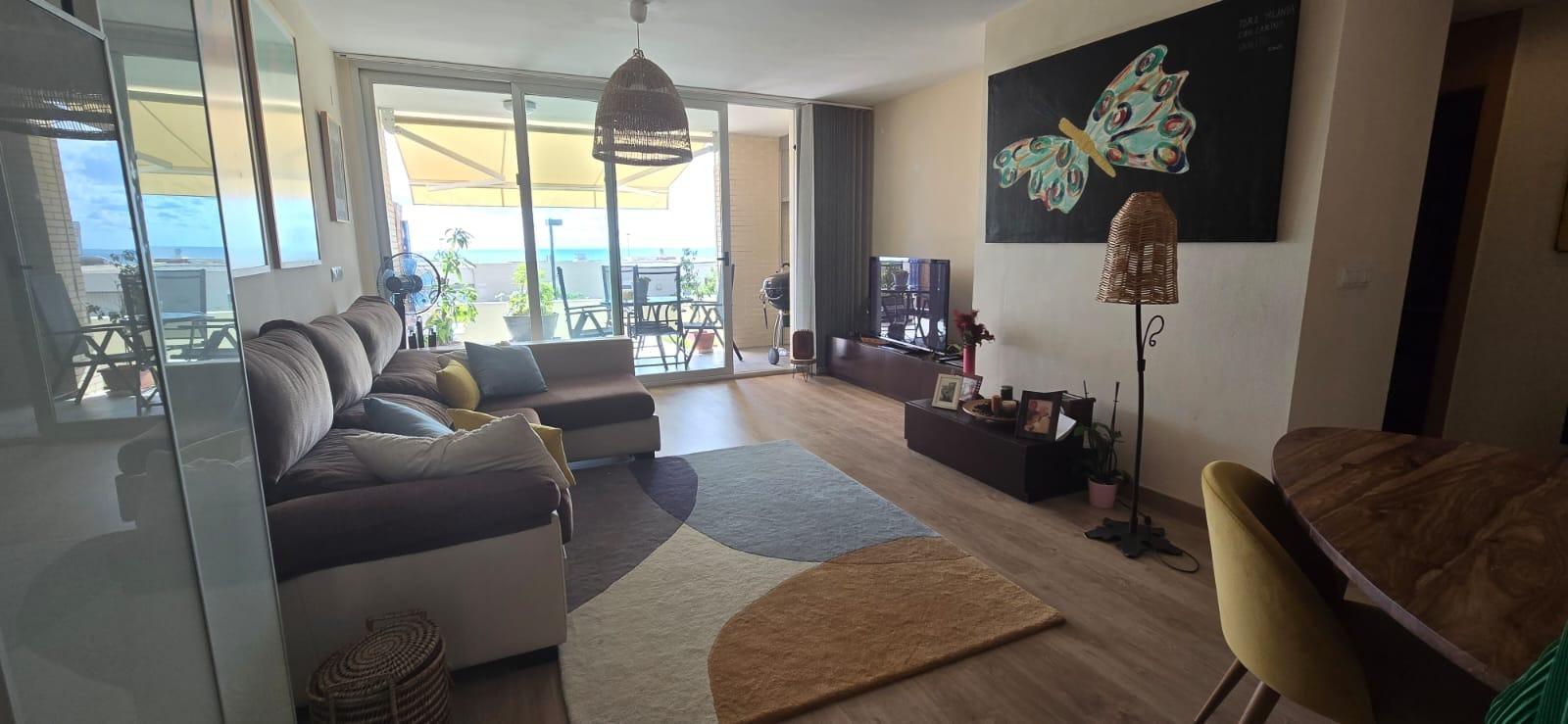 BUNGALOW IN CITY OF LIGHT FACING THE SEA – TORMOS STREET