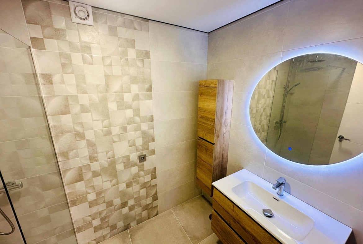 Bright and spacious apartment for sale in Alicante, Campoamor area