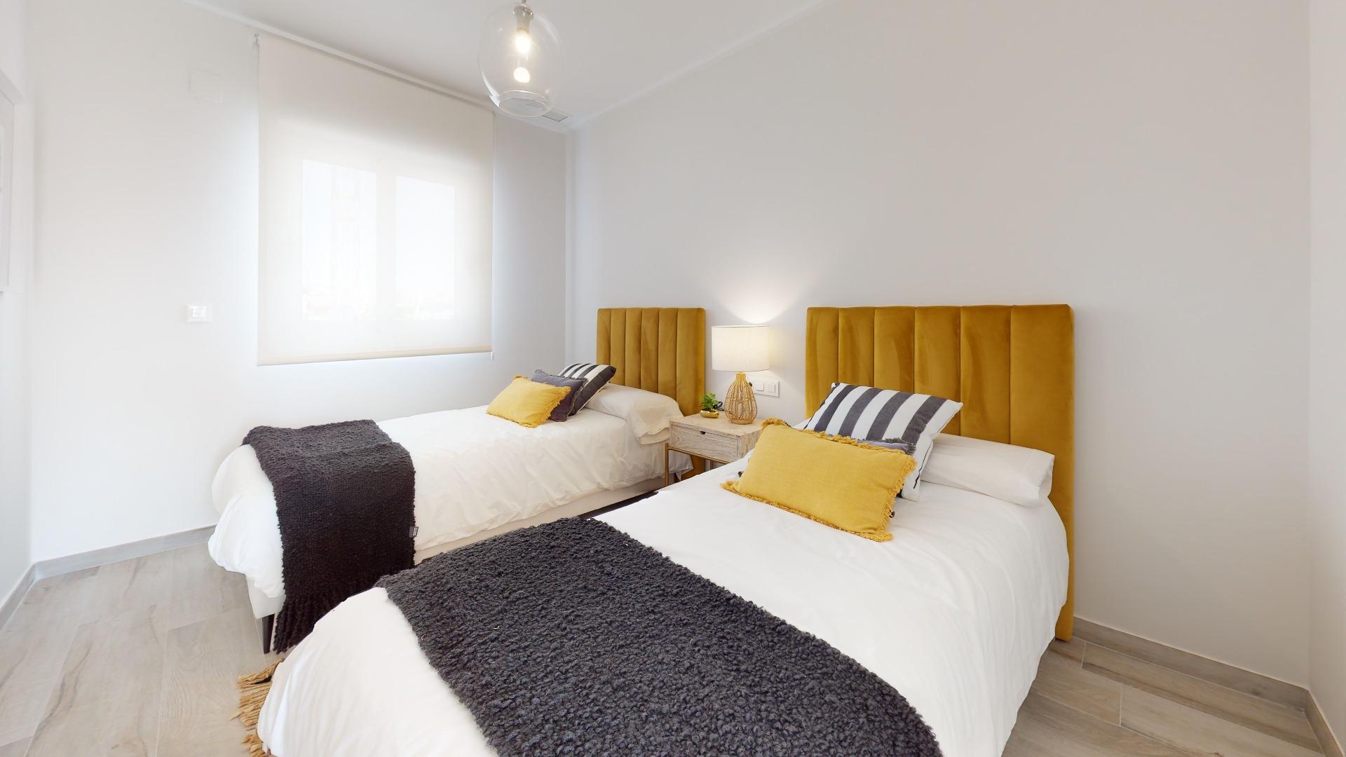 4-84-4 ADOSADOS DE OBRA NUEVA EN PILAR DE LA HORADADA. 3 DORM. 2 BAÑOS. CON PLAZA DE GARAJE Y PISCINA. 83 M2. JARDIN 33 M2. SOLARIUM 34 M2.
