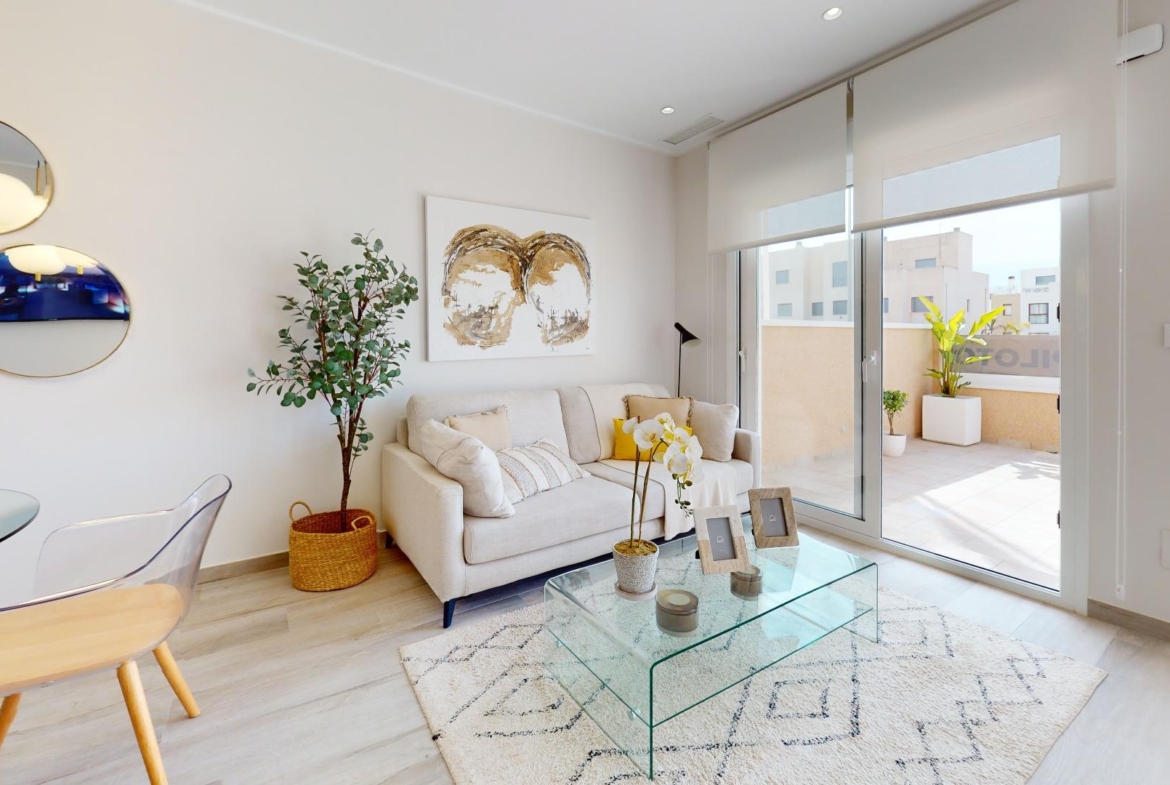 ADOSADOS DE OBRA NUEVA EN PILAR DE LA HORADADA. 3 DORM. 2 BAÑOS. CON PLAZA DE GARAJE Y PISCINA. 83 M2. JARDIN 33 M2. SOLARIUM 34 M2.