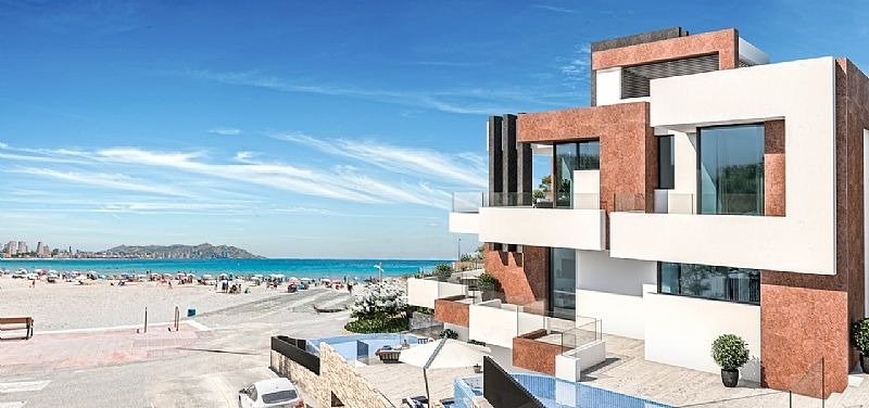 l Impressionante Dúplex a Estrenar en Primera Línea de Playa en Benidorm – Poniente