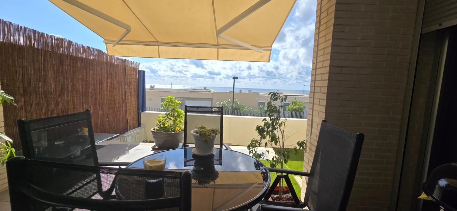BUNGALOW IN CITY OF LIGHT FACING THE SEA – TORMOS STREET