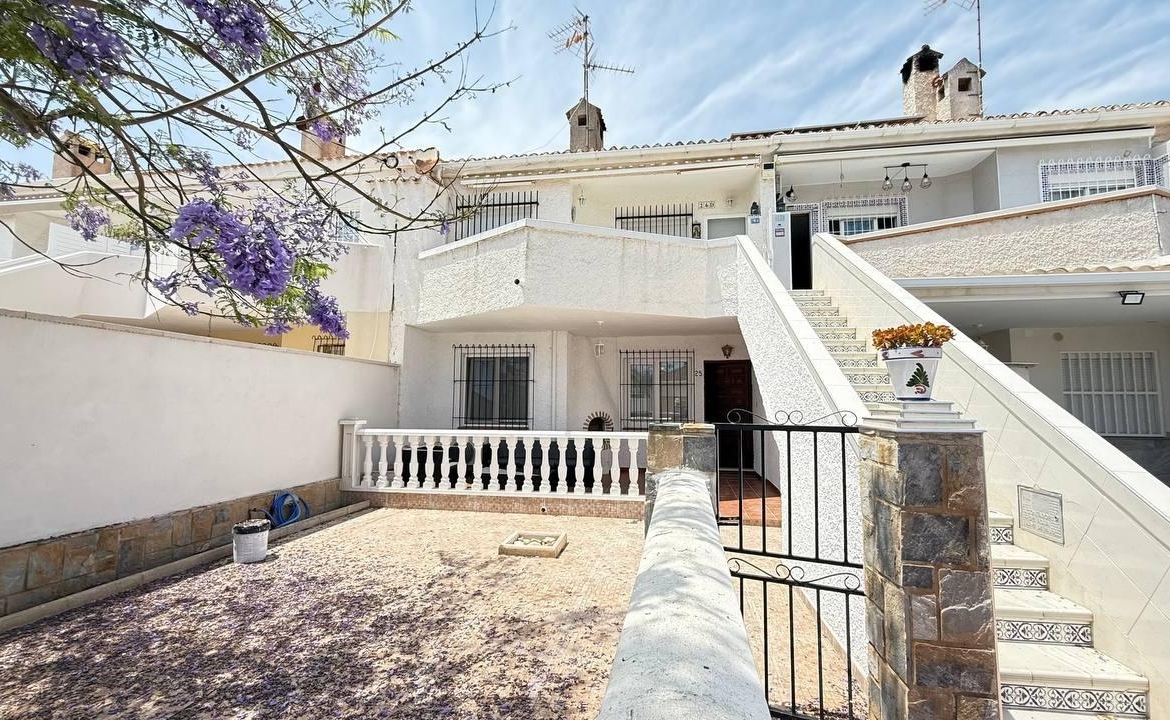 Ground floor bungalow, renovated, with 2 bedrooms and 1 bathroom