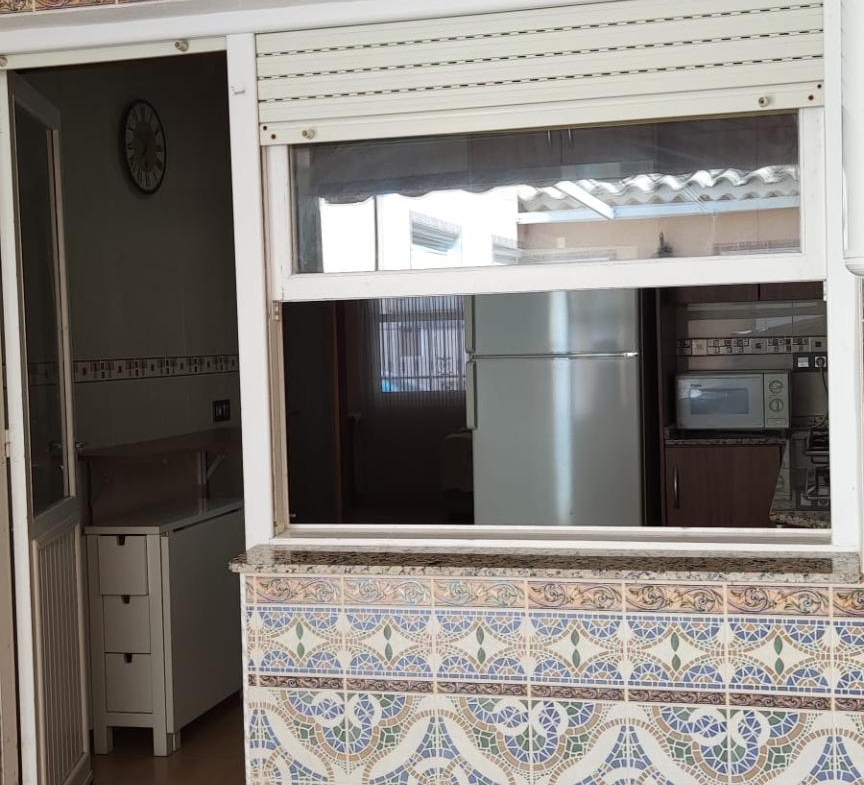 House in the Center of Torrevieja: Comfort and Proximity to the Beach with 3 Bedrooms and 2 Bathrooms