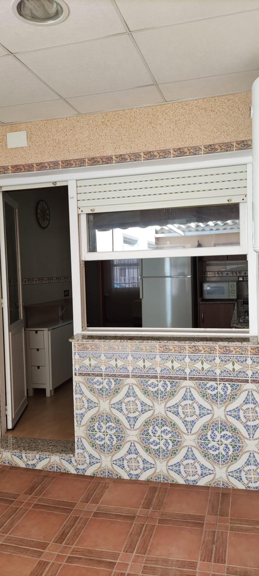4-9-90 House in the Center of Torrevieja: Comfort and Proximity to the Beach with 3 Bedrooms and 2 Bathrooms