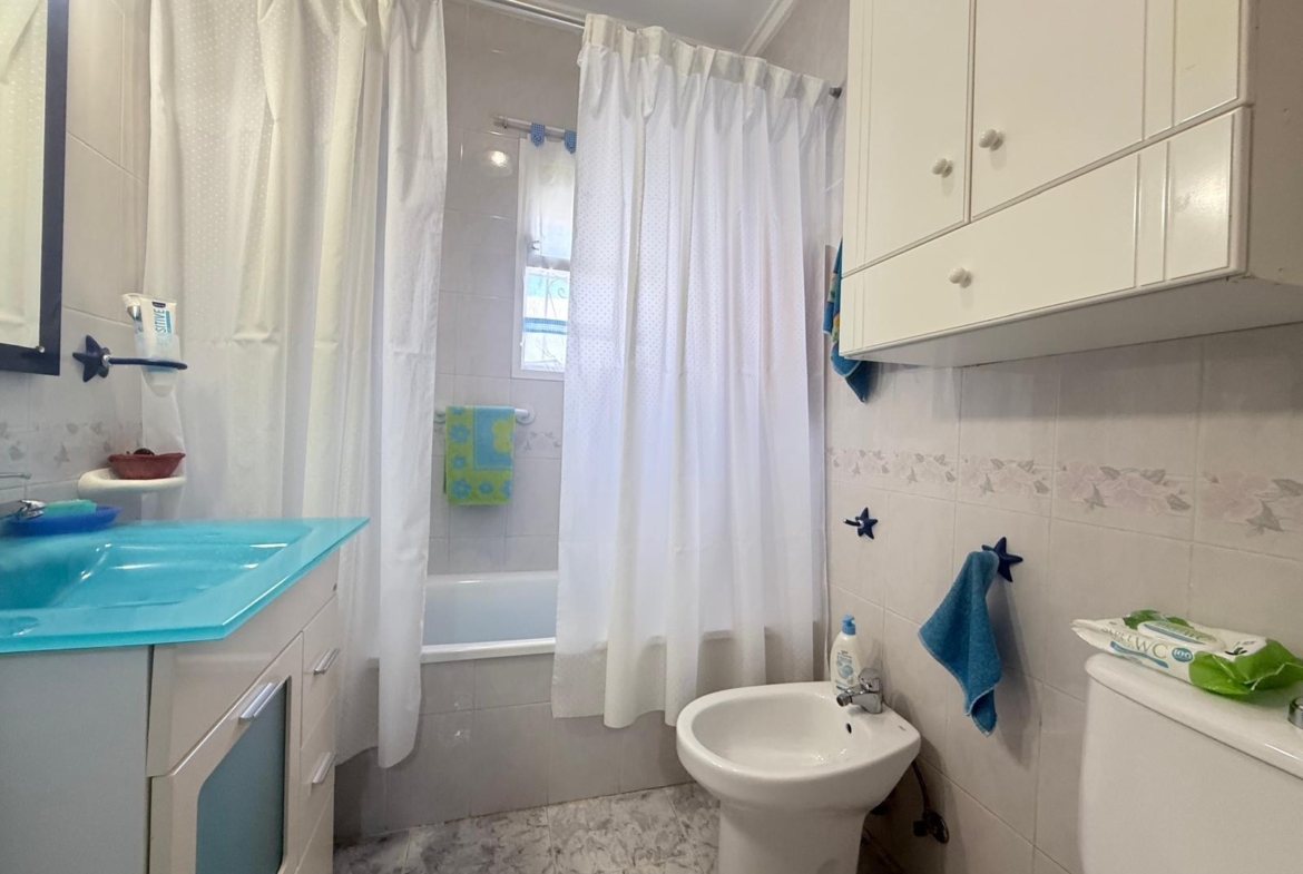 Great High Bungalow in Playa Flamenca: 3 bedrooms, 1 bathroom, 3 storage rooms, pool.