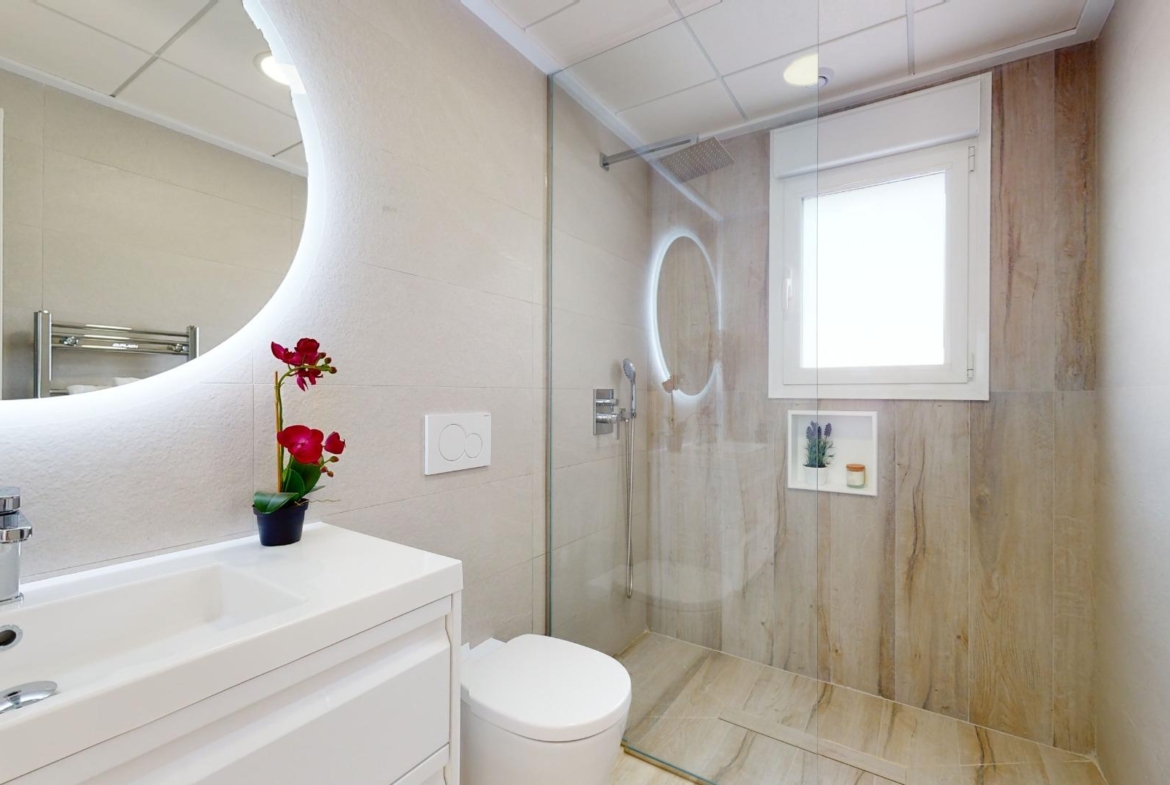 ADOSADOS DE OBRA NUEVA EN PILAR DE LA HORADADA. 3 DORM. 2 BAÑOS. CON PLAZA DE GARAJE Y PISCINA. 83 M2. JARDIN 33 M2. SOLARIUM 34 M2.