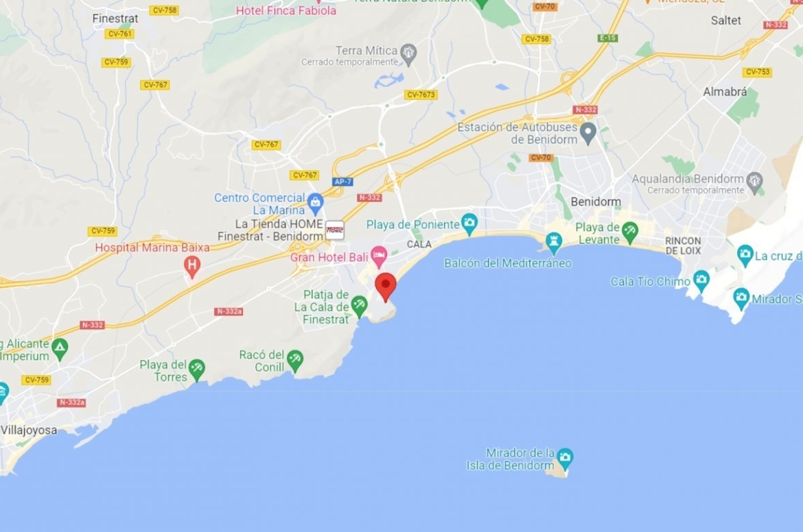 l Impressionante Dúplex a Estrenar en Primera Línea de Playa en Benidorm – Poniente