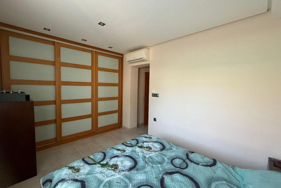 Exclusive house with 5 bedrooms and 3 bathrooms. It has a summer kitchen and private pool. 1 km from the sea.