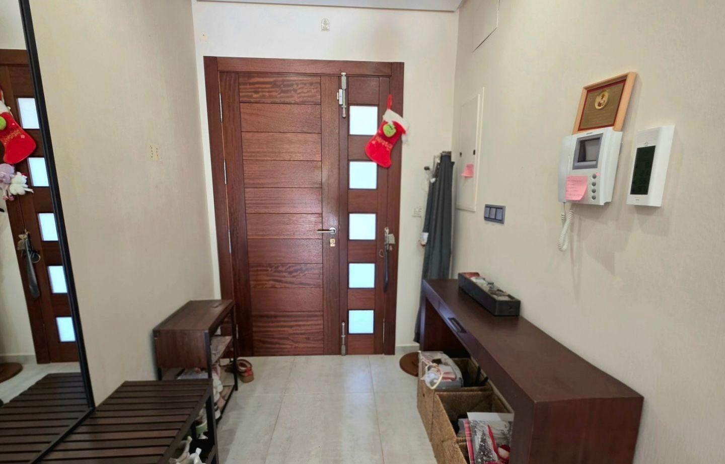 Exclusive house with 5 bedrooms and 3 bathrooms. It has a summer kitchen and private pool. 1 km from the sea.