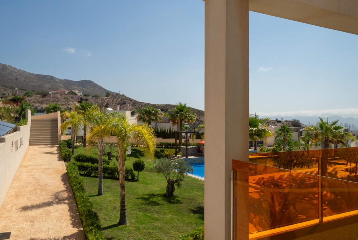 Penthouse with Solarium and BBQ in the Alegria Village Urbanization