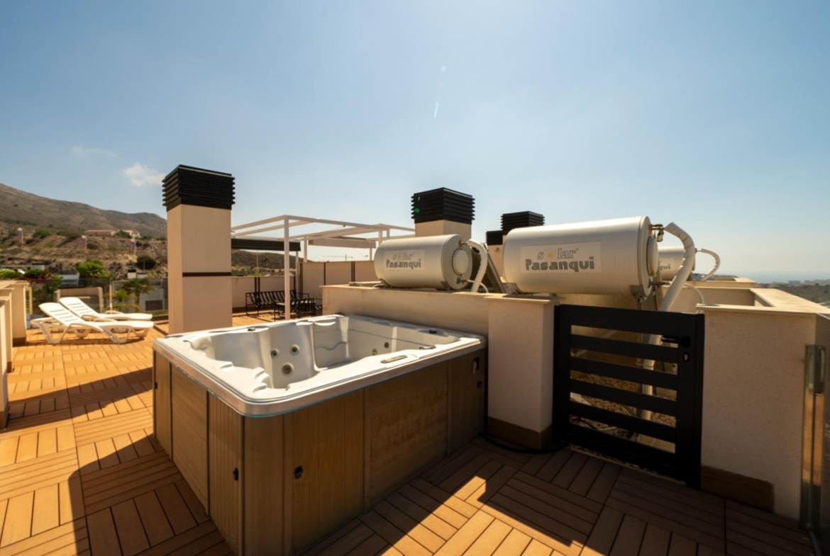 Penthouse with Solarium and BBQ in the Alegria Village Urbanization