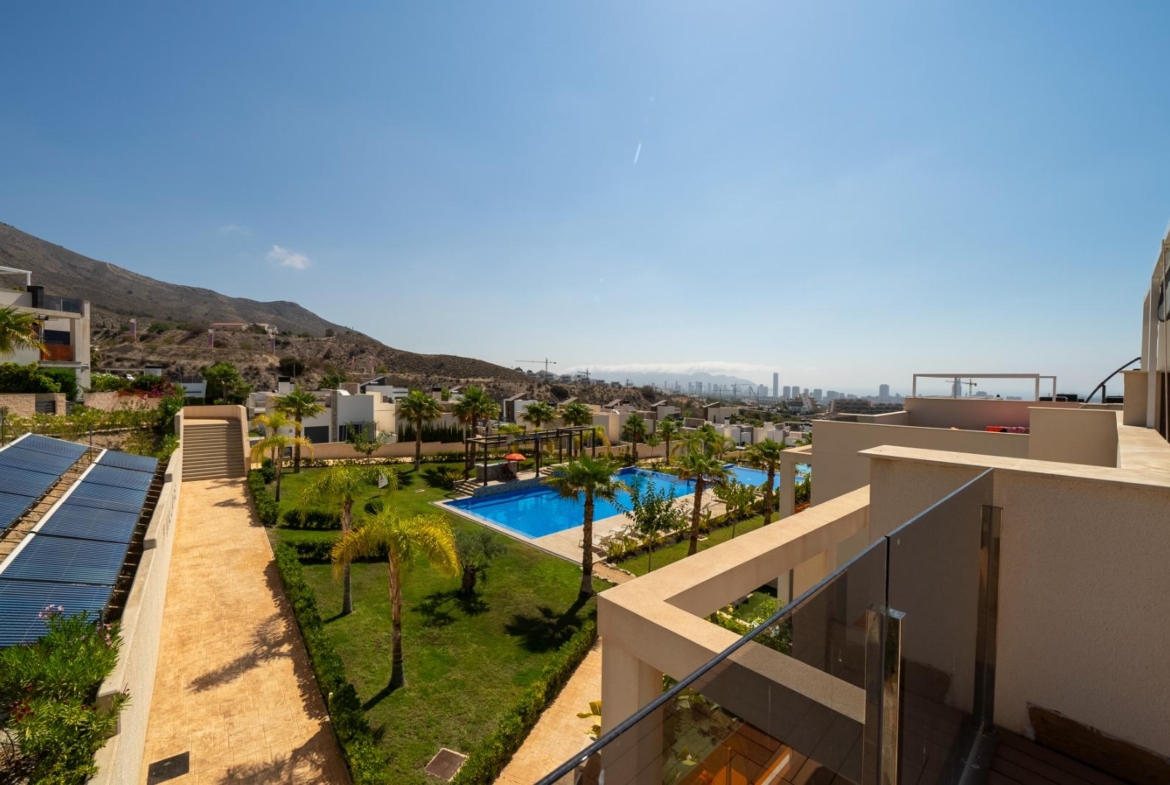 Penthouse with Solarium and BBQ in the Alegria Village Urbanization