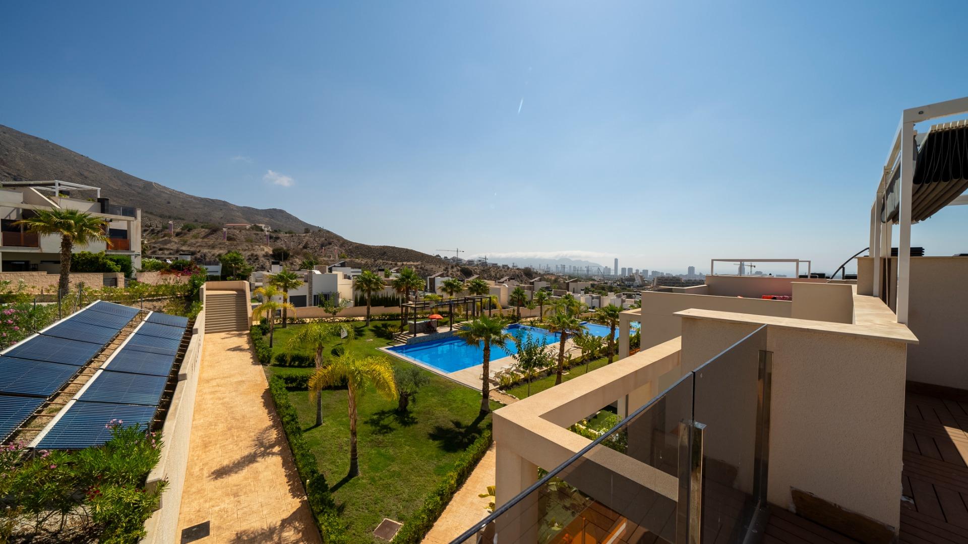 Penthouse with Solarium and BBQ in the Alegria Village Urbanization
