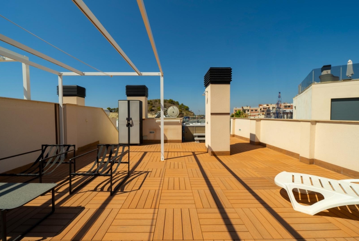 Penthouse with Solarium and BBQ in the Alegria Village Urbanization