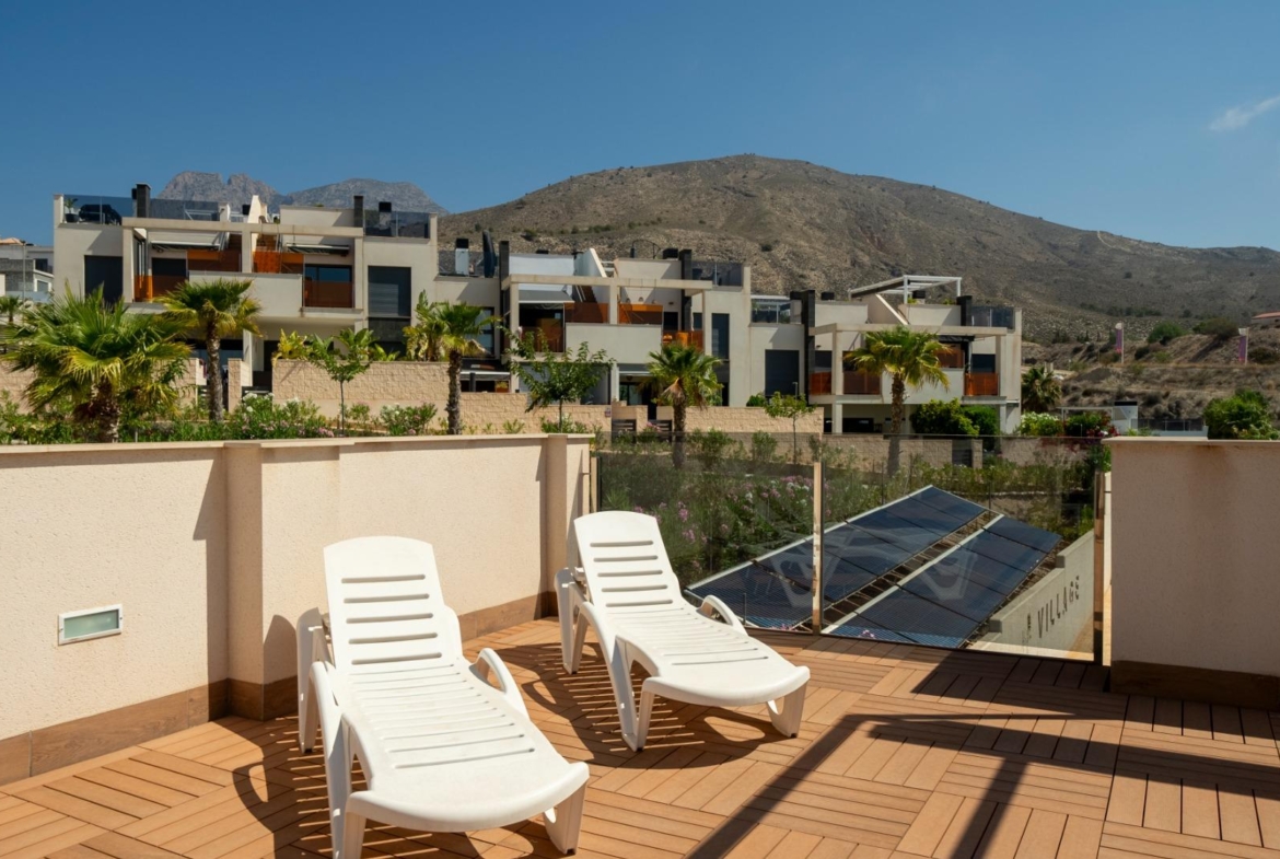 Penthouse with Solarium and BBQ in the Alegria Village Urbanization