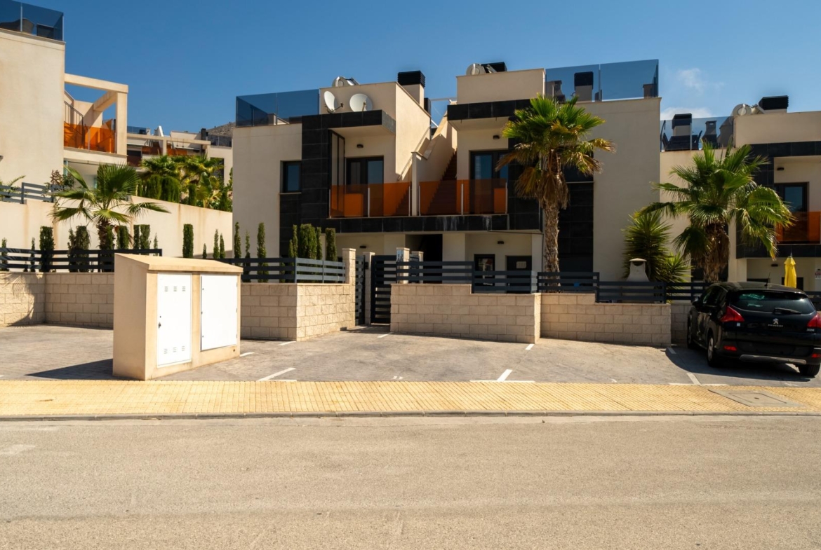 Penthouse with Solarium and BBQ in the Alegria Village Urbanization