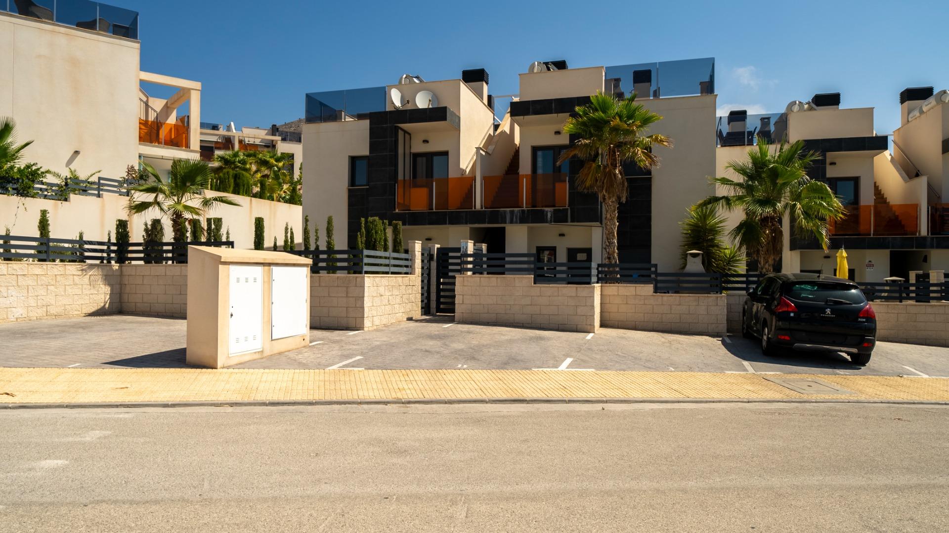 Penthouse with Solarium and BBQ in the Alegria Village Urbanization