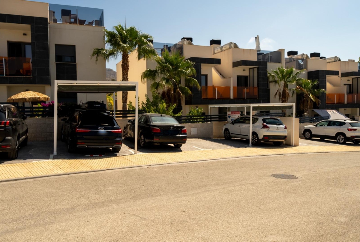 Penthouse with Solarium and BBQ in the Alegria Village Urbanization