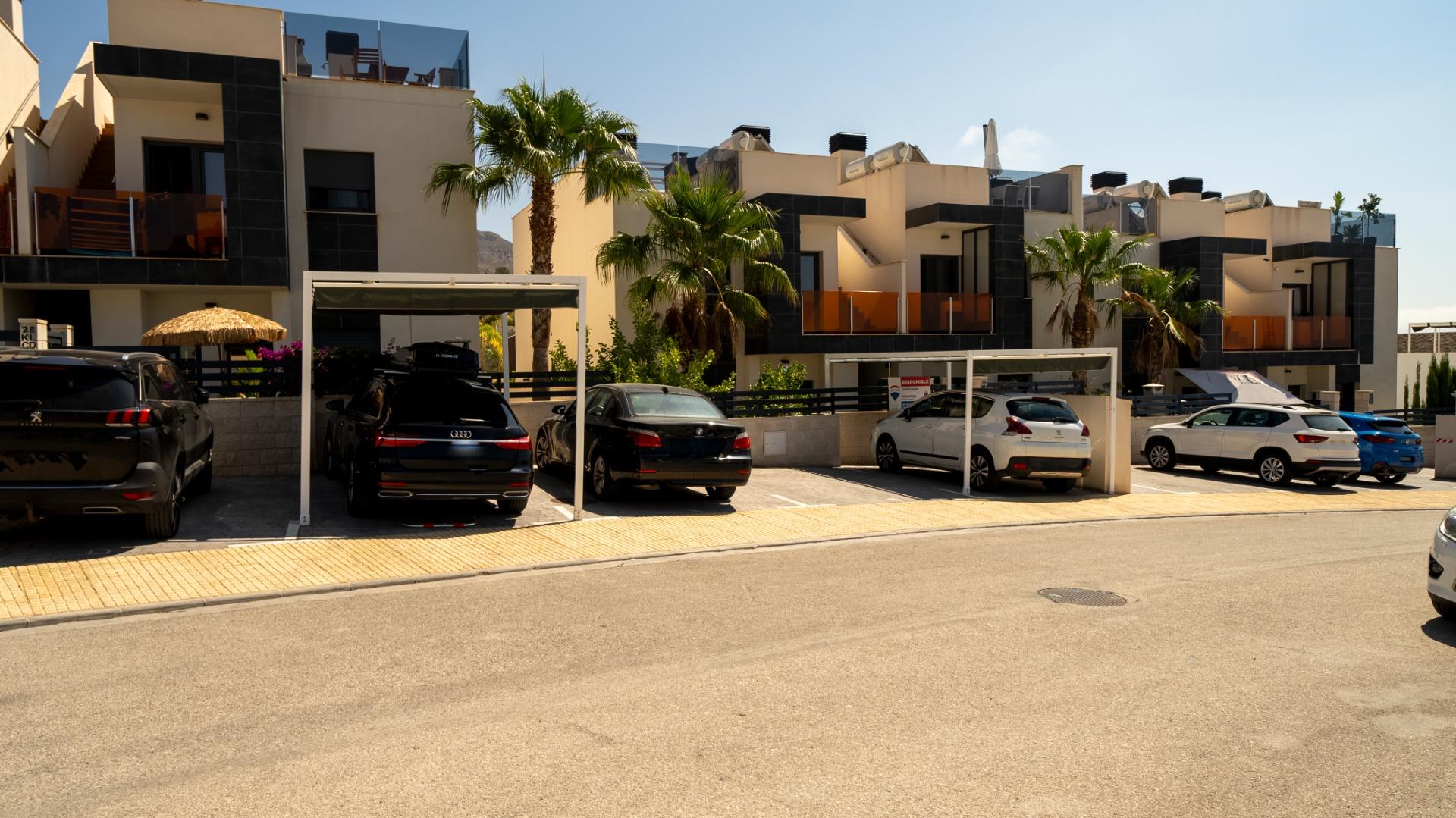 Penthouse with Solarium and BBQ in the Alegria Village Urbanization