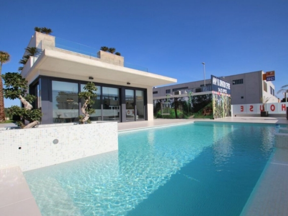 Independent Villas of San Miguel de Salinas – Bellavista. From 469 000 евро.