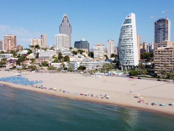 Last luxury apartments on the first line of Poniente beach