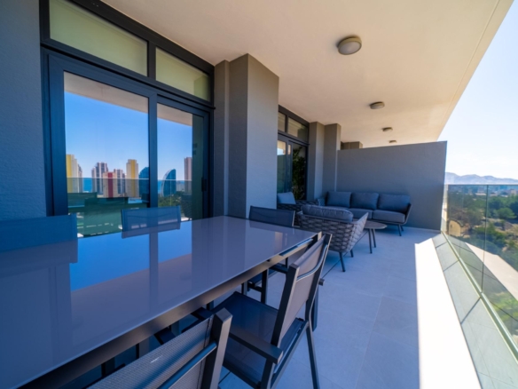 Spacious 2-Bedroom Apartment in the Eagle Tower Complex