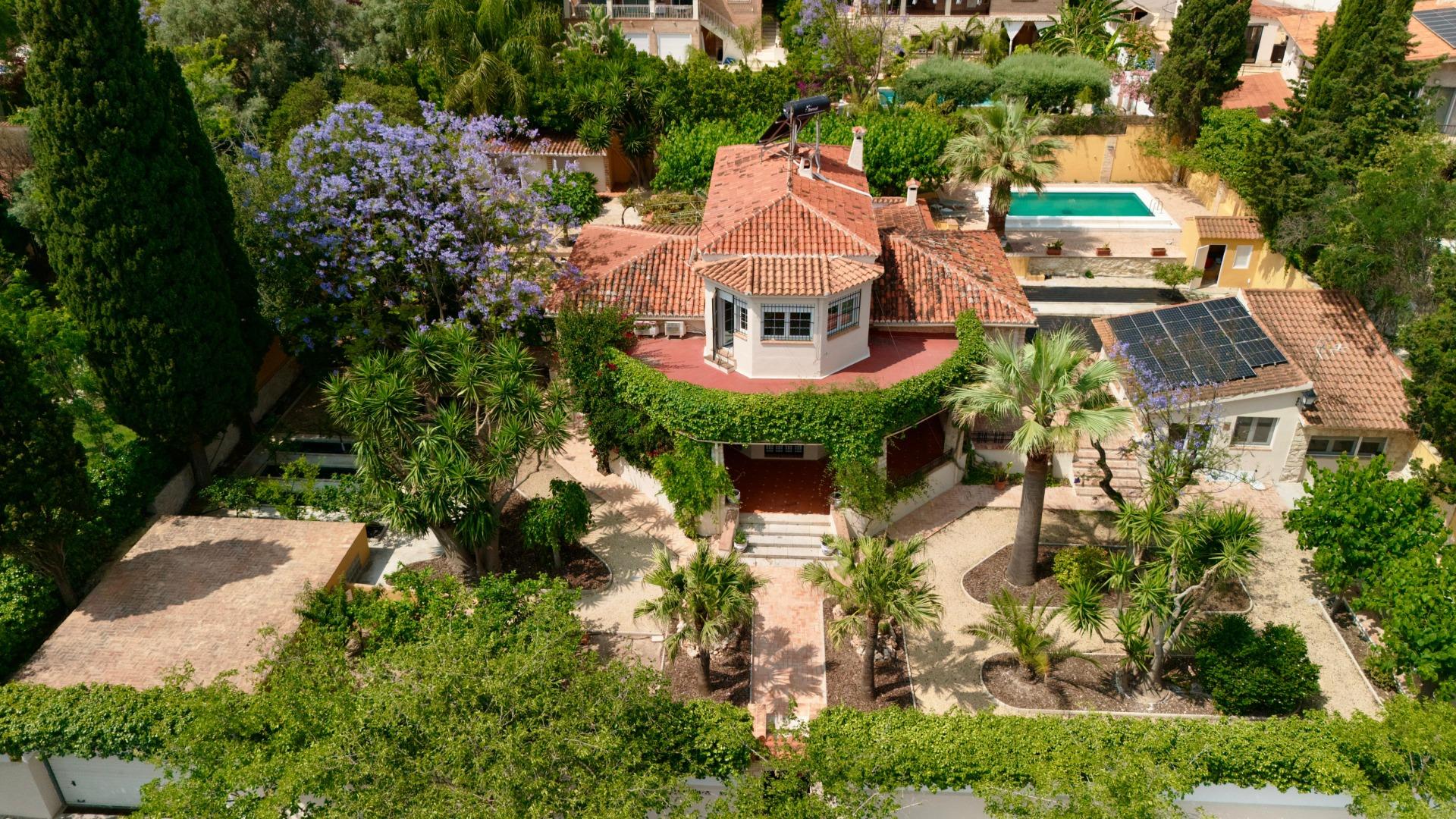 5-1-62 Exclusieve Villa Omringd door de natuur in Alicante